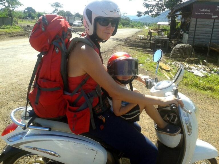 Bezpieczeństwo na drodze: czy dozwolone jest wożenie dziecka na skuterze?