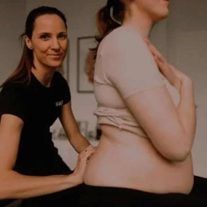 Siedzenie w ciąży – jakie ryzyka mogą się z tym wiązać?